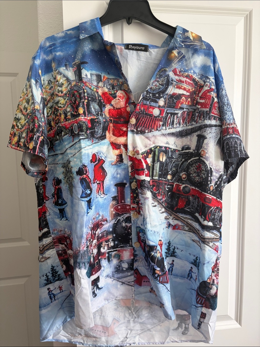 Blue and Red Christmas Holiday Santa Train Print Short-Sleeve Button-Down Shirt